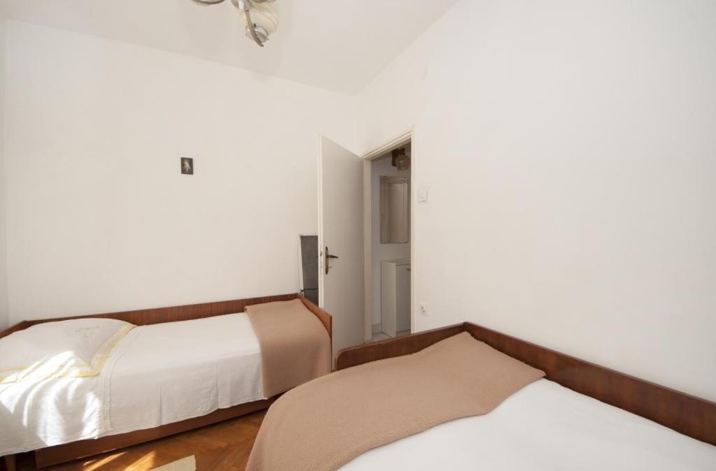Apartments Gorana Splitska Quarto foto